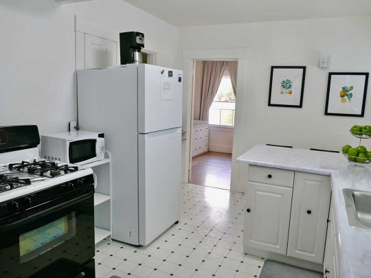 Berkeley Apartment 1707 fully equipped kitchen with fridge, microwave, stove
